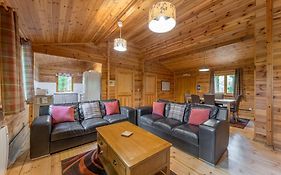 Woodland Park Lodges